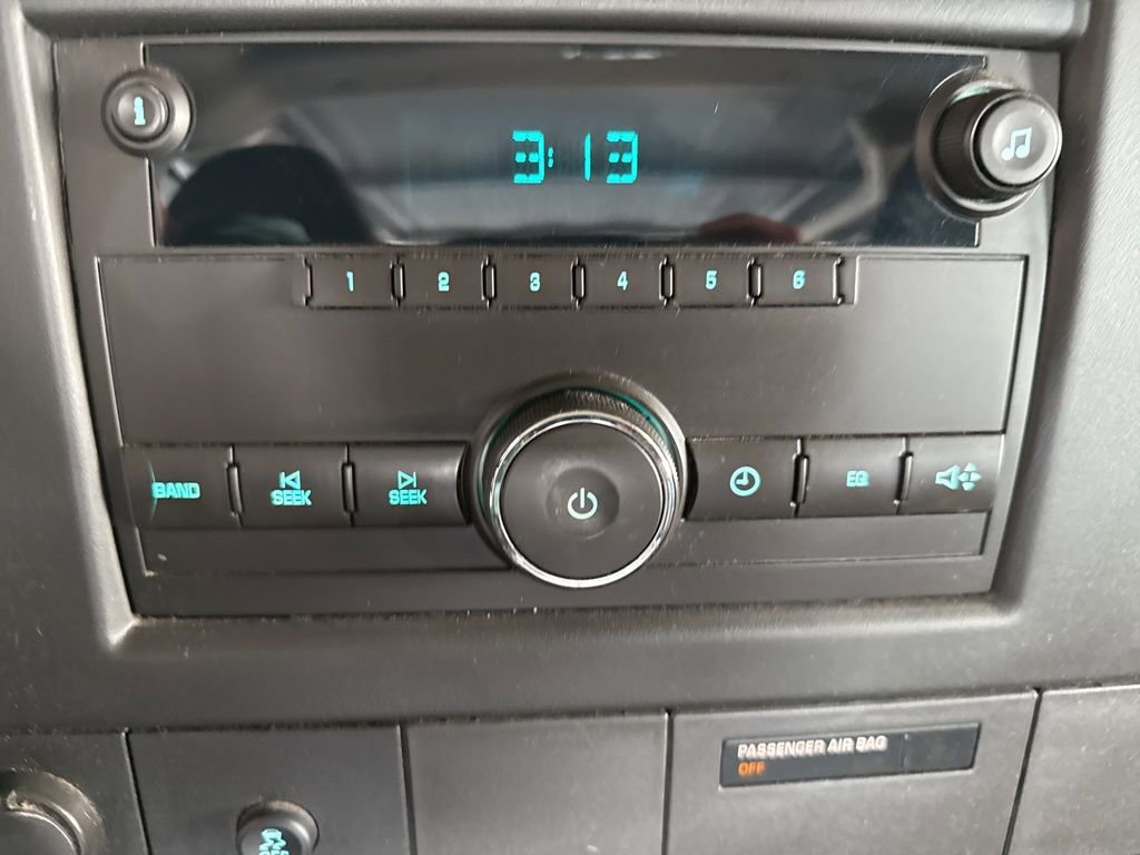 Used 2014 Chevrolet Express 1500 image 15