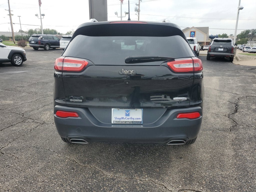 Used 2018 Jeep Cherokee Latitude Plus w/ Cold Weather Group AWD/4WD image 5