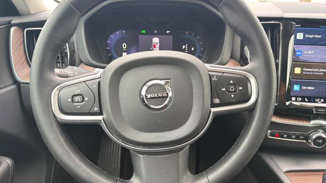 Used 2022 Volvo XC60 B5 Momentum AWD/4WD image 9