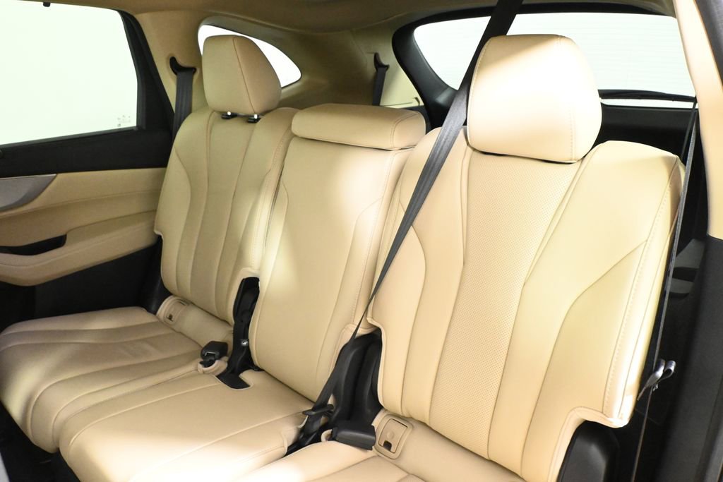 Used 2023 Acura MDX SH-AWD w/ Technology Package image 4