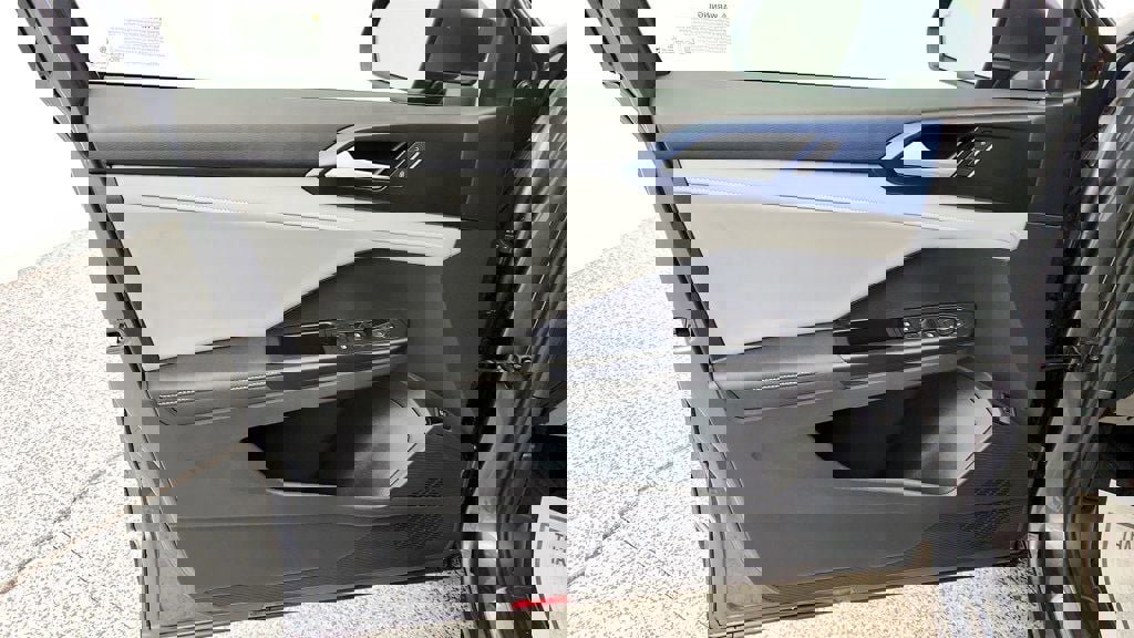 Used 2024 Volkswagen Taos SE AWD/4WD image 10