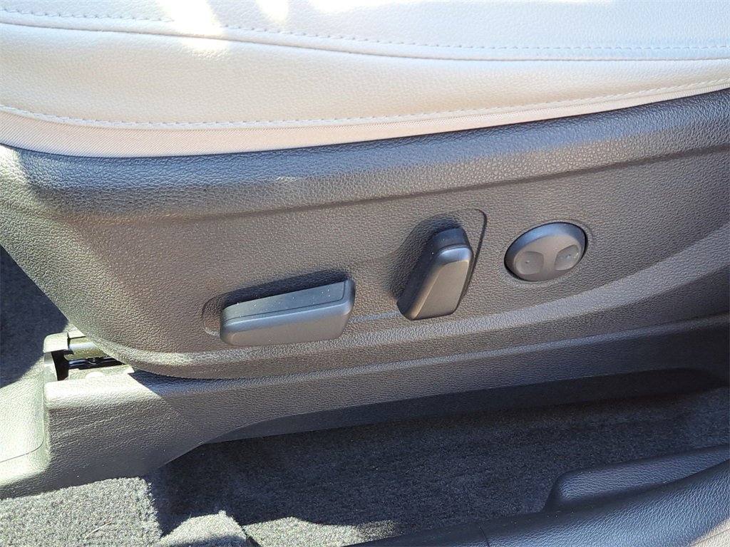 Used 2022 Kia Telluride EX w/ Towing Package image 25