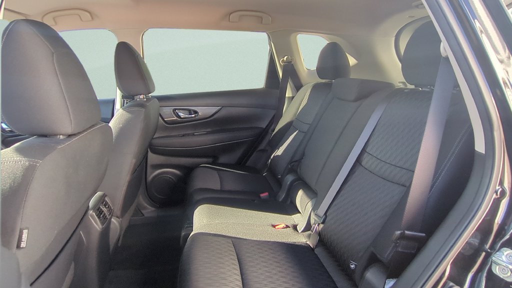 Certified 2018 Nissan Rogue SV w/ Premium Package FWD image 11
