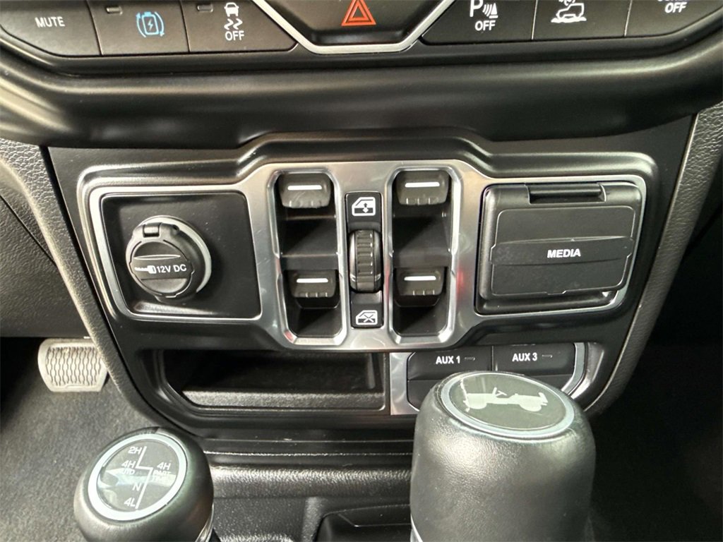 Used 2021 Jeep Wrangler Unlimited Sahara w/ Cold Weather Group image 20