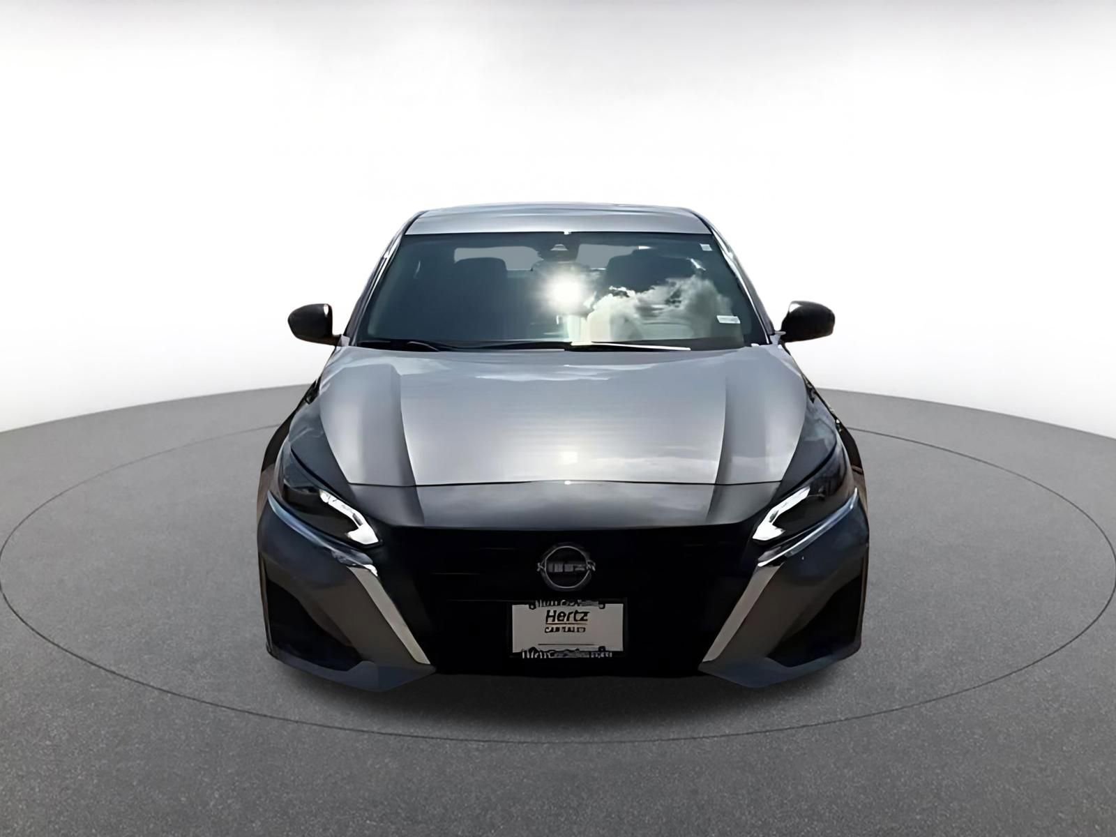 Used 2025 Nissan Altima 2.5 SV FWD image 4