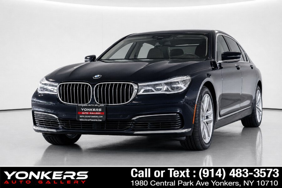 Used 2019 BMW 750i xDrive w/ Executive Package AWD/4WD image 3