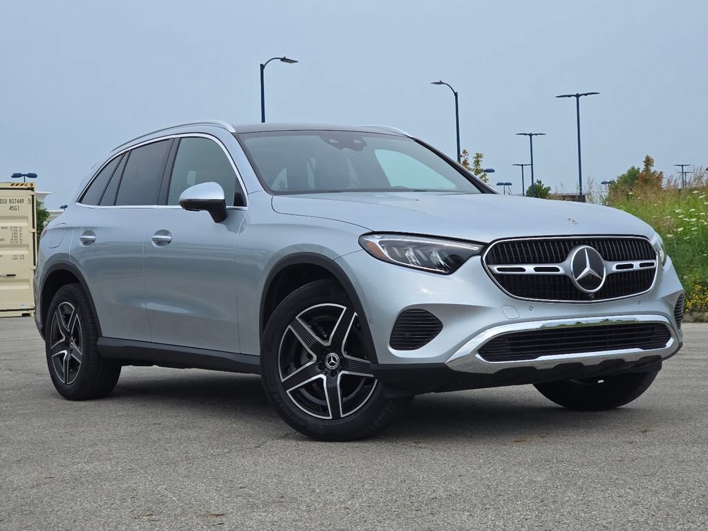 Used 2026 Mercedes-Benz GLC 300 4MATIC image 2