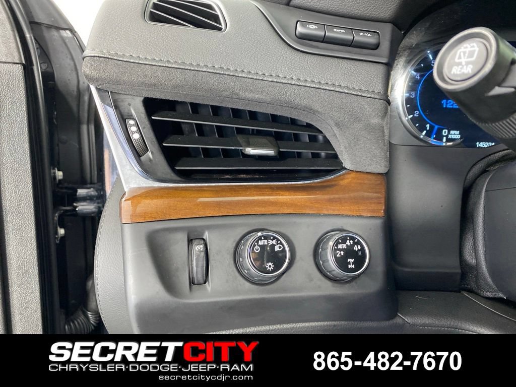 Used 2016 Cadillac Escalade Luxury AWD/4WD image 13