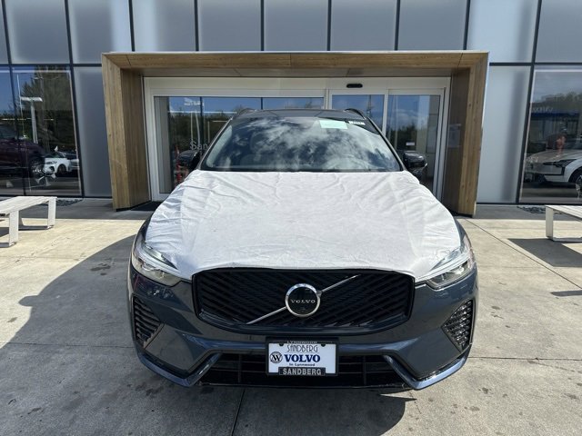 New 2026 Volvo XC60 B5 Plus w/ Protection Package Premier image 3