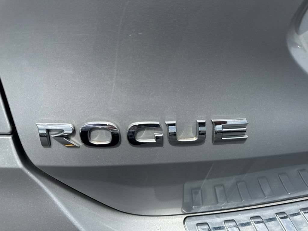 Used 2017 Nissan Rogue SV AWD/4WD image 18
