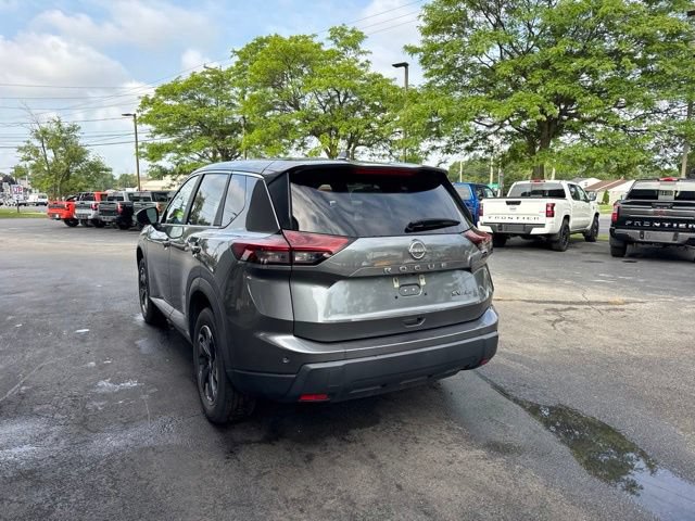 Used 2024 Nissan Rogue SV AWD/4WD image 4