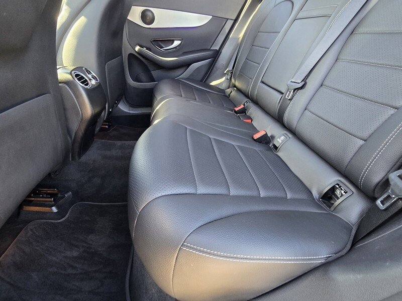 Used 2021 Mercedes-Benz GLC 300 w/ Multimedia Package image 12