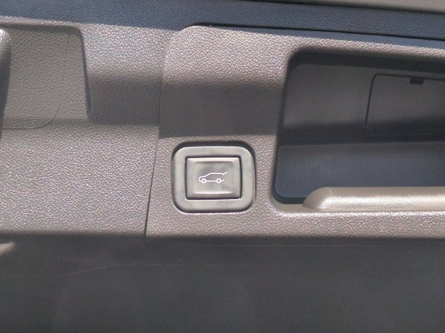 Used 2023 GMC Acadia AT4 w/ Technology Package AWD/4WD image 33