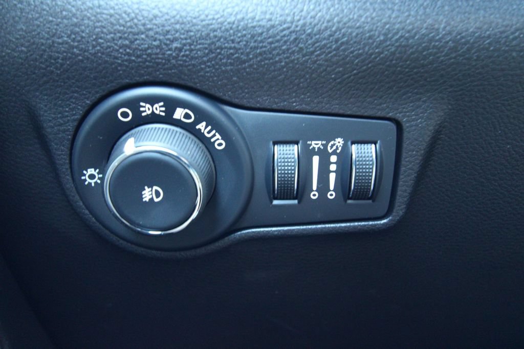 Used 2025 Jeep Compass Limited AWD/4WD image 22