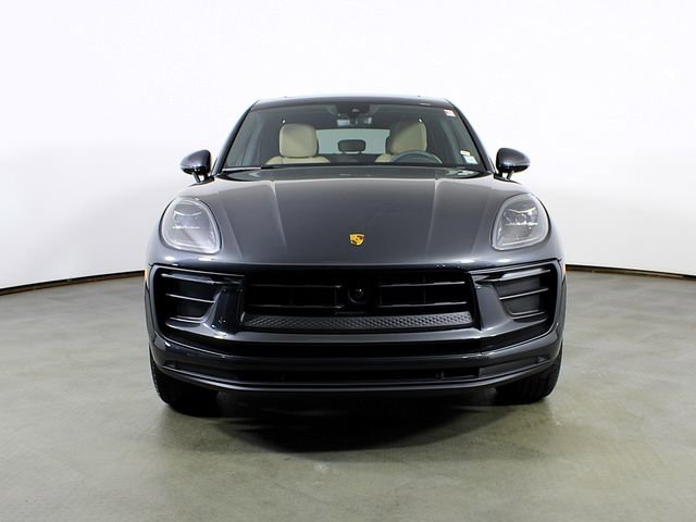 Used 2025 Porsche Macan image 10