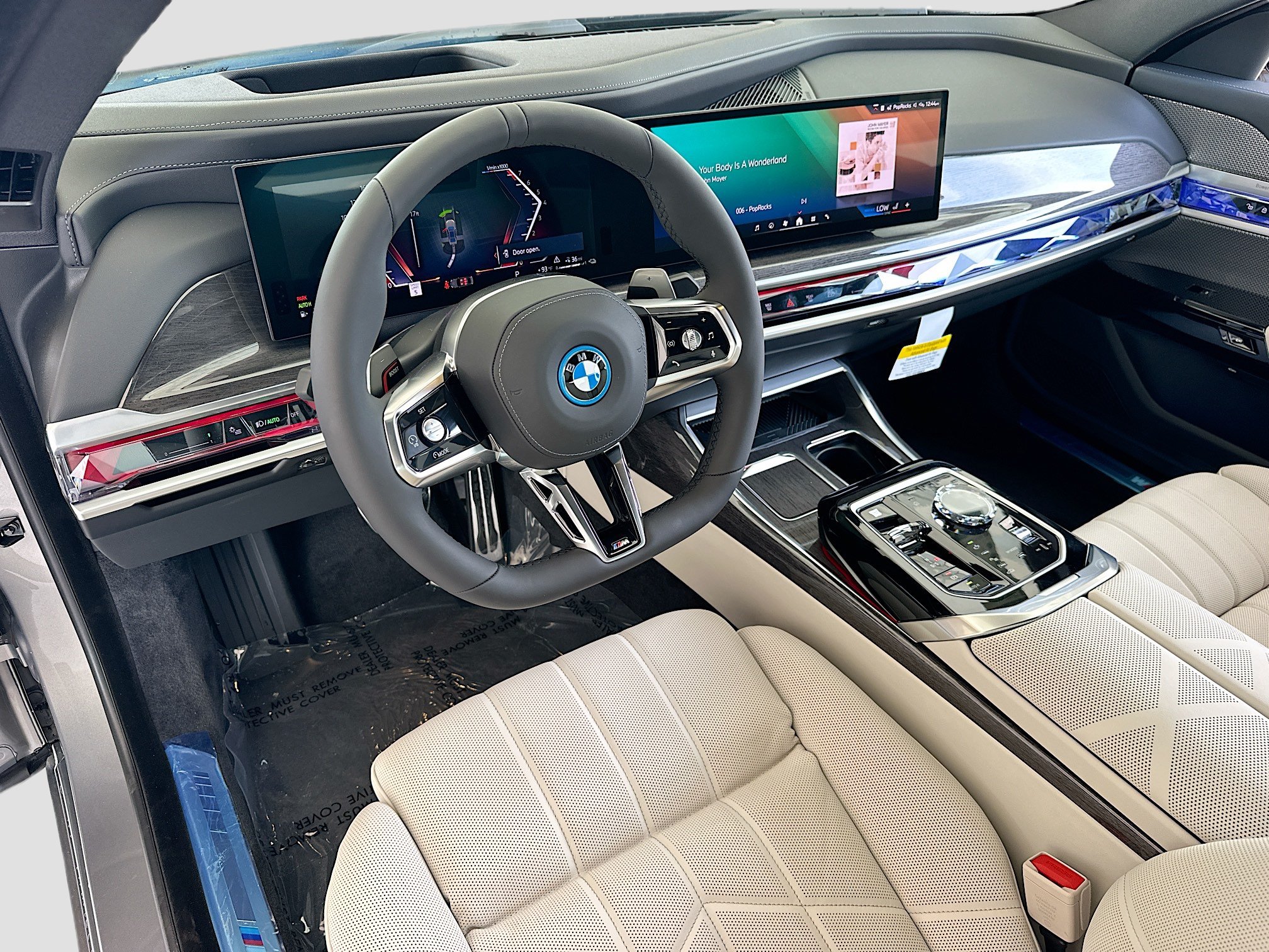 New 2026 BMW 750e xDrive AWD/4WD image 8