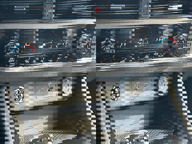 Used 2023 Nissan Rogue SV image 22