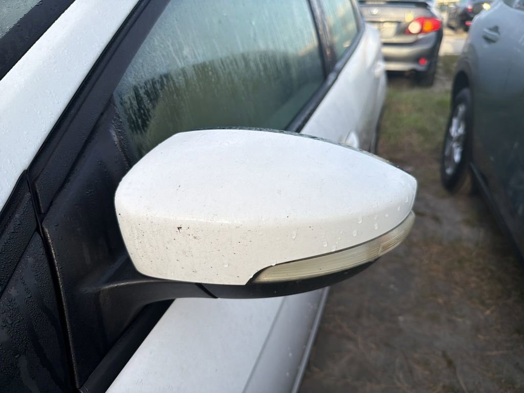 Used 2015 Ford Focus SE image 9