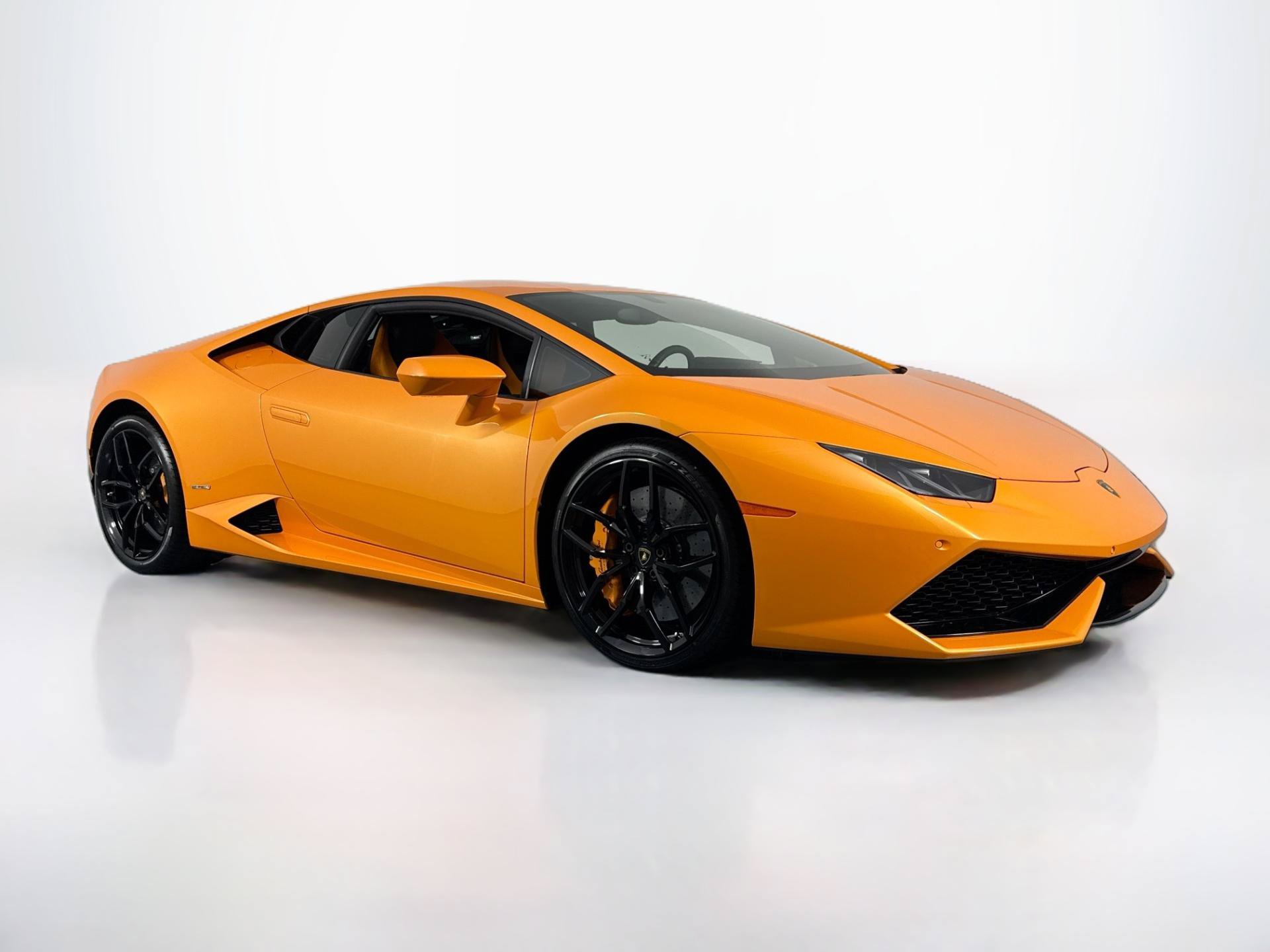 Used 2016 Lamborghini Huracan LP 610-4 AWD/4WD image 3