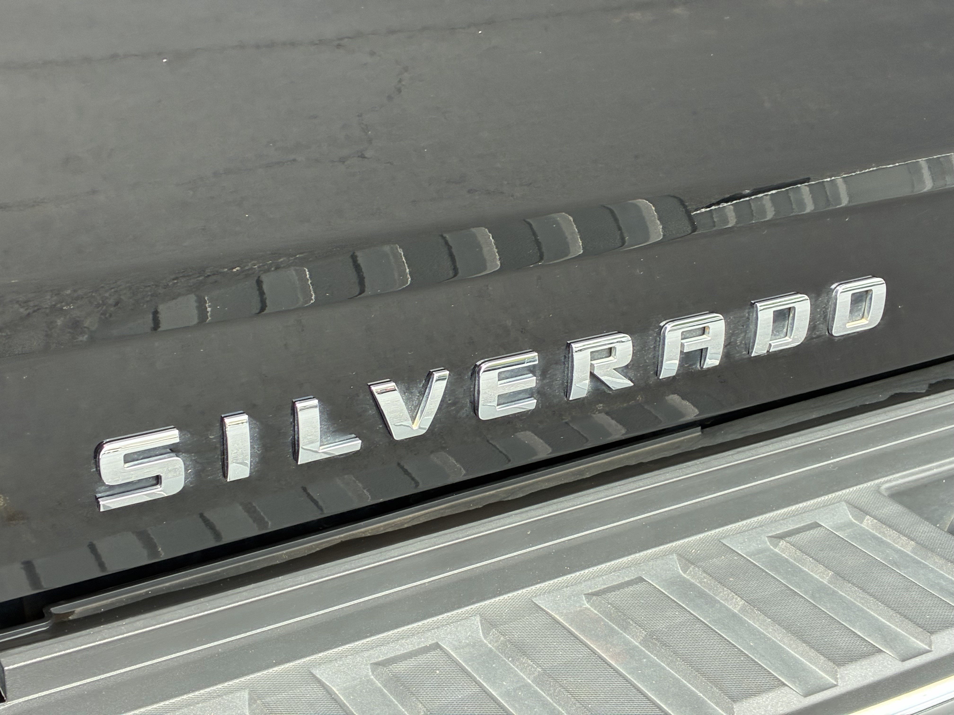 Used 2015 Chevrolet Silverado 2500 LTZ AWD/4WD image 11
