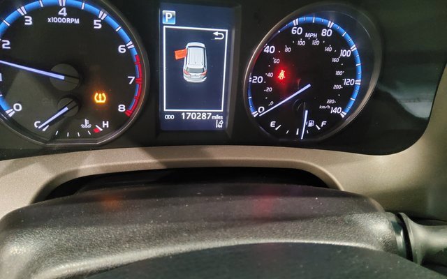 Used 2018 Toyota RAV4 LE image 31