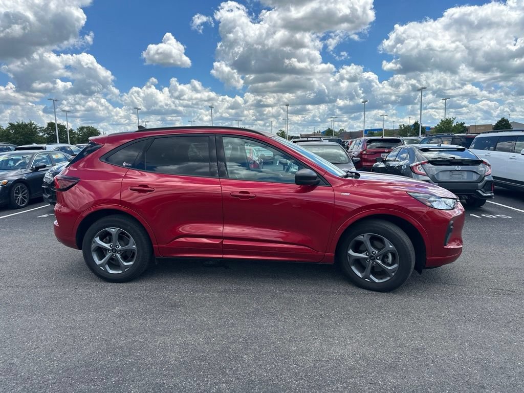 Used 2023 Ford Escape ST-Line w/ Tech Pack #1 AWD/4WD image 13
