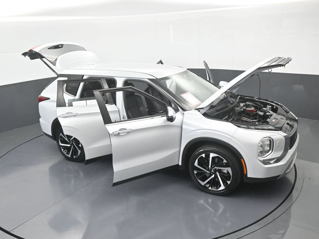 Used 2022 Mitsubishi Outlander SE image 76