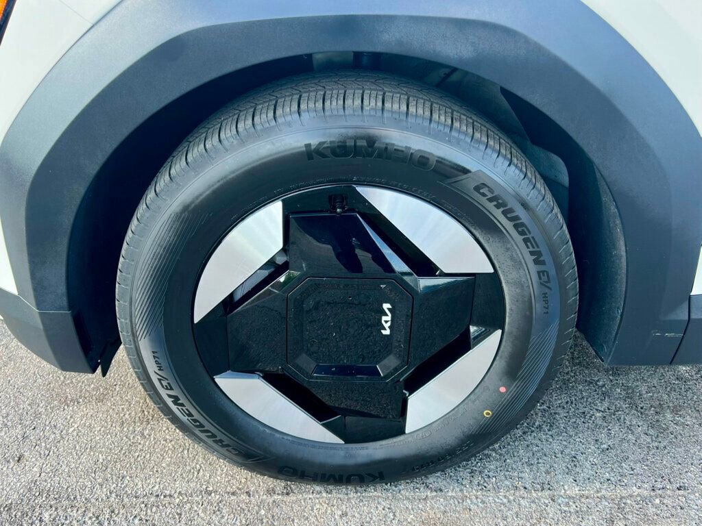 Used 2024 Kia EV9 Wind AWD/4WD image 46