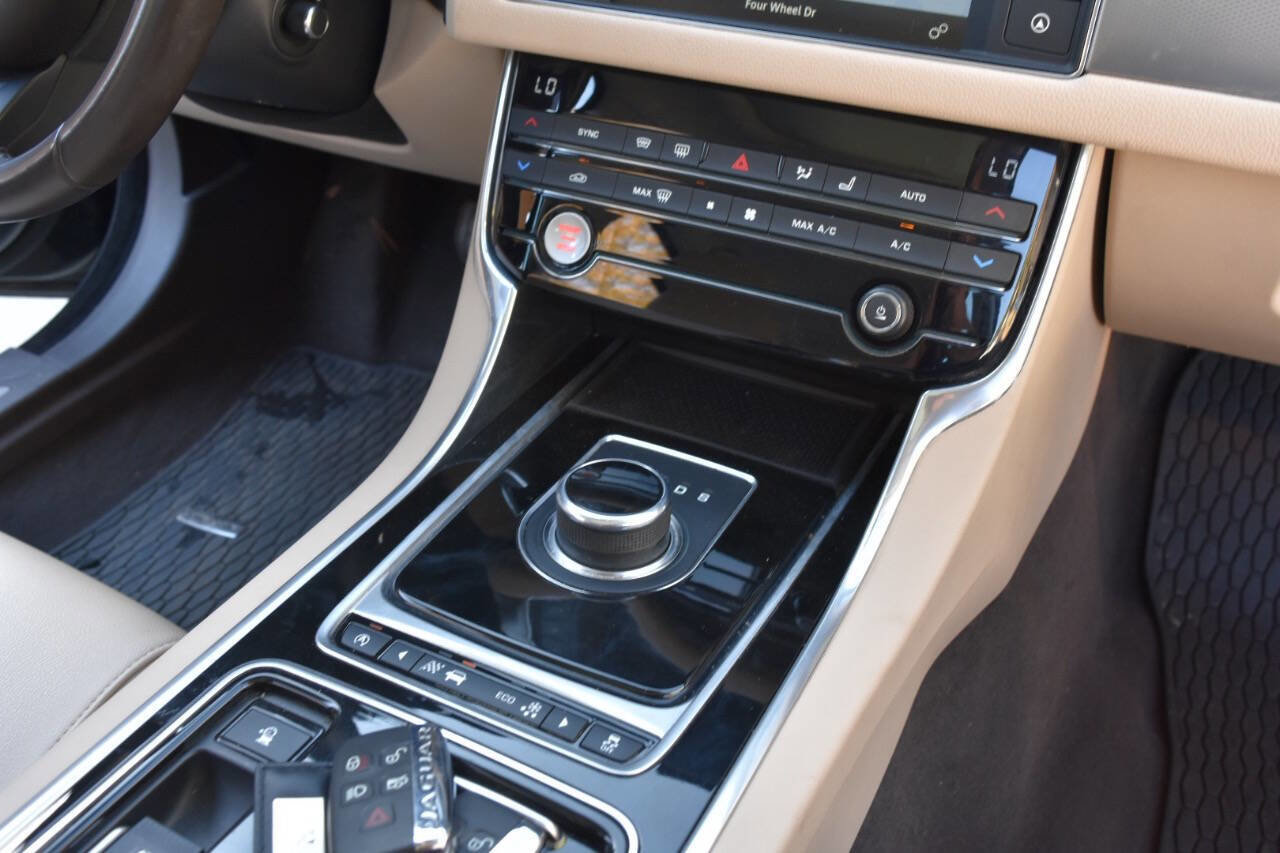 Used 2017 Jaguar XF Premium image 49