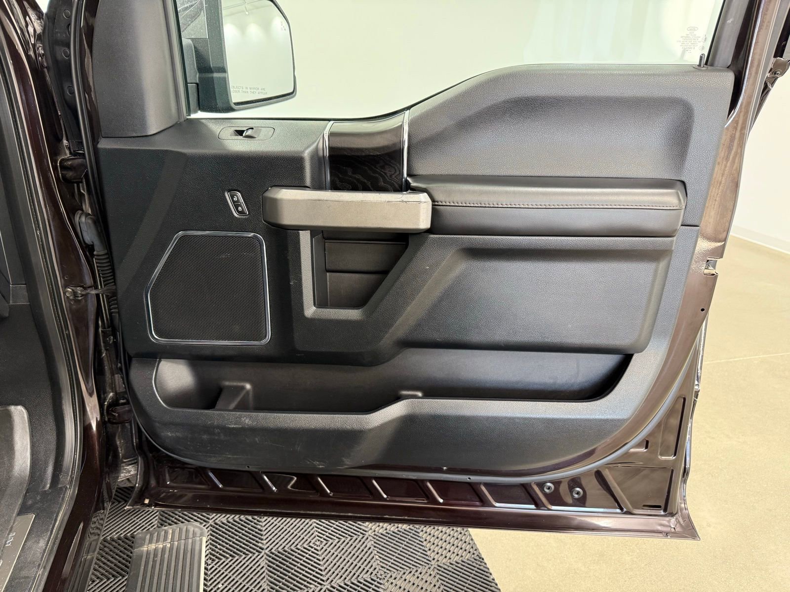 Used 2018 Ford F150 Platinum w/ Equipment Group 701A Luxury image 35