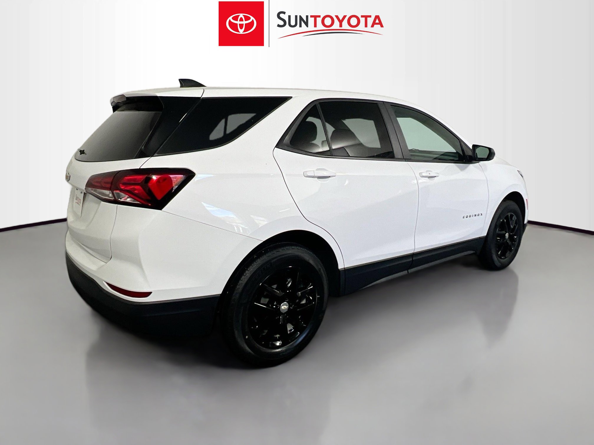 Used 2023 Chevrolet Equinox LS w/ LS Convenience Package image 4