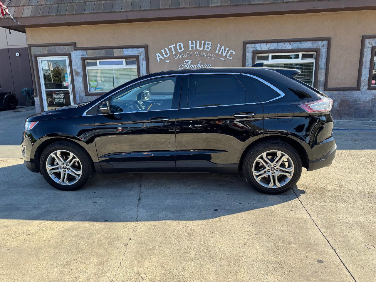 Used 2018 Ford Edge Titanium image 6