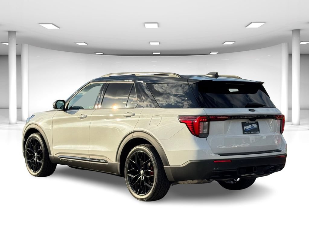 New 2025 Ford Explorer Active w/ Active Comfort Package RWD video 3