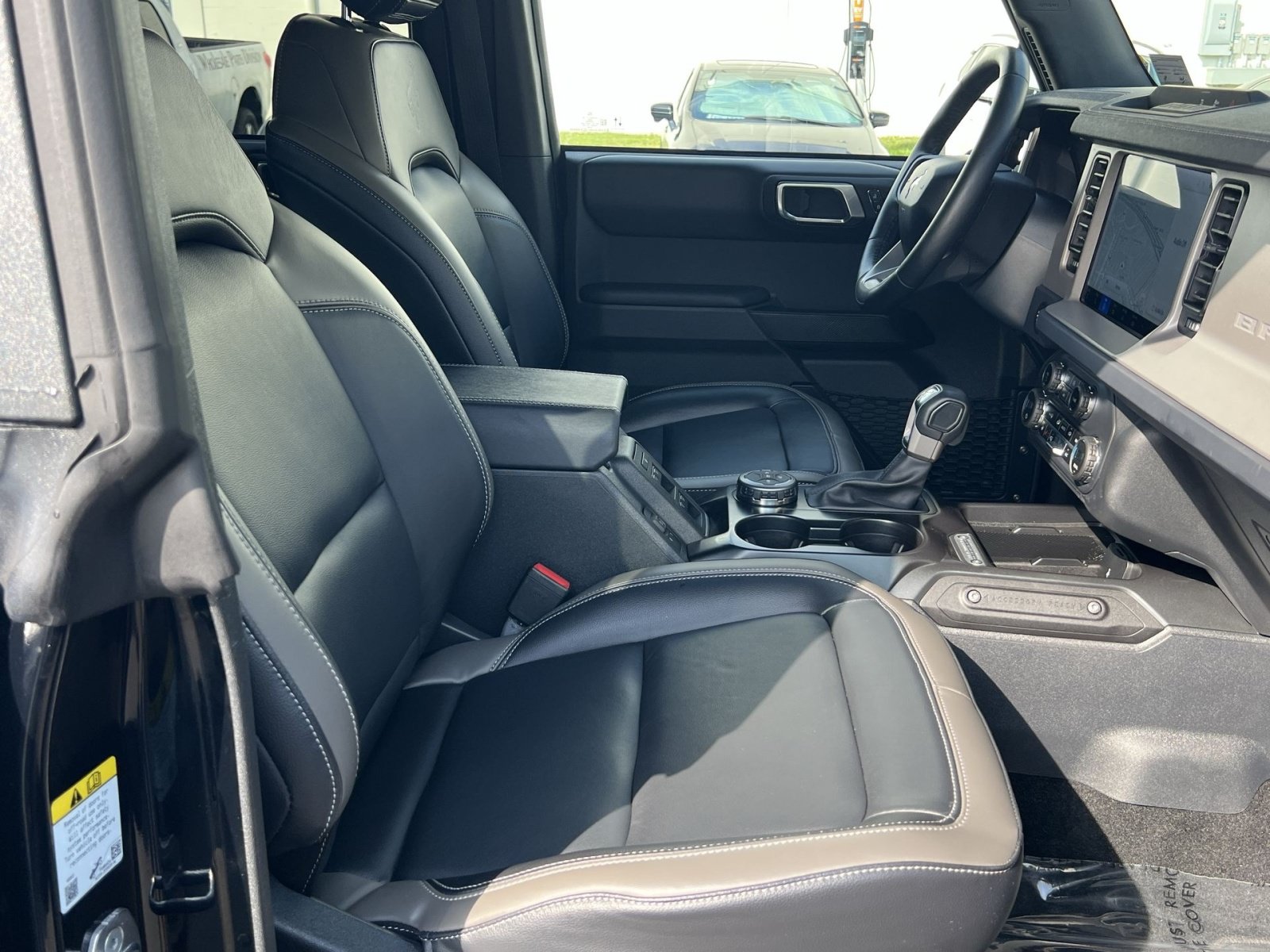 Used 2025 Ford Bronco Outer Banks AWD/4WD image 26