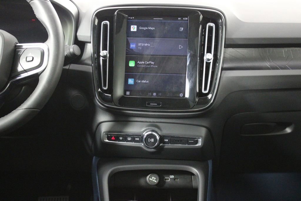 Used 2023 Volvo C40 P8 Recharge Plus image 31