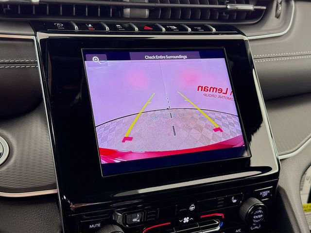 New 2025 Jeep Grand Cherokee Altitude image 14