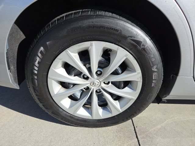 Used 2017 Toyota Camry LE FWD image 12