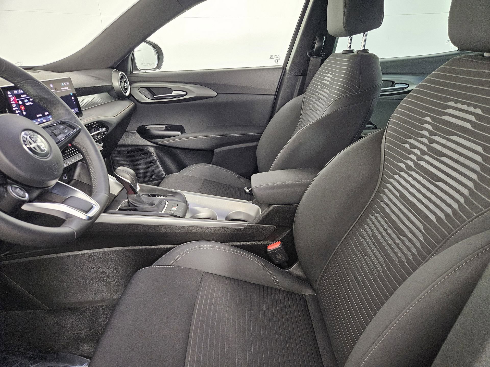 Used 2025 Alfa Romeo Tonale AWD/4WD image 12