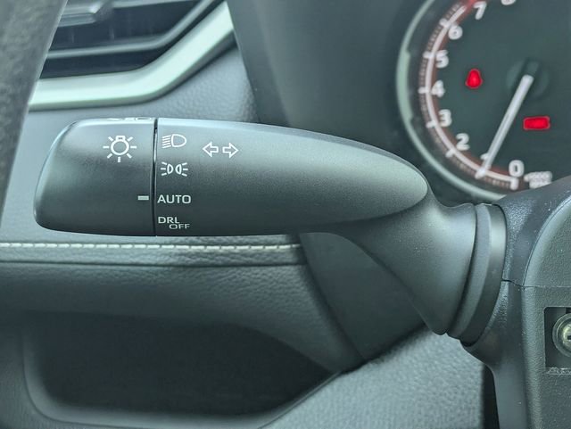 Used 2023 Toyota RAV4 XLE w/ Convenience Package FWD image 28