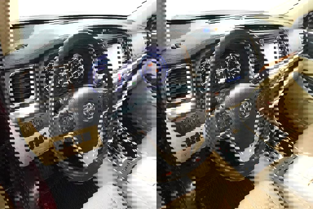 Used 2018 Toyota Highlander Limited Platinum w/ Carpet Mat Package (TMS) image 26