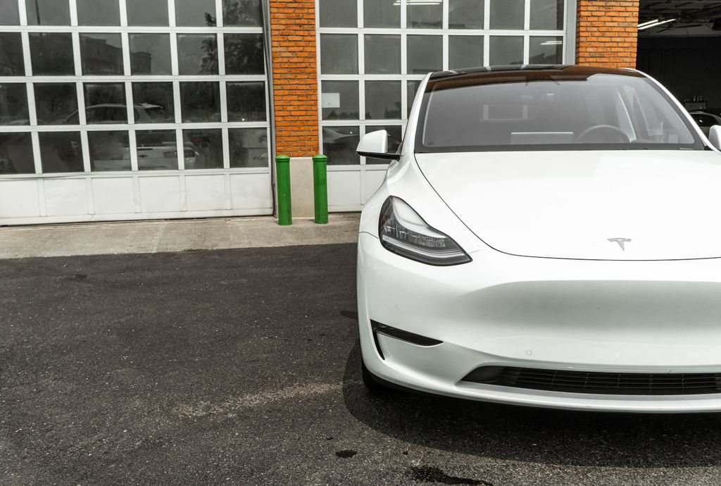 Used 2020 Tesla Model Y Long Range AWD/4WD image 29