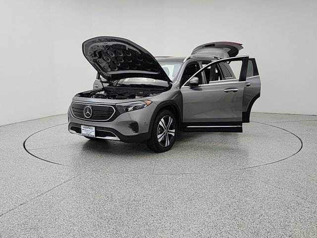 Used 2023 Mercedes-Benz EQB 300 4MATIC image 9