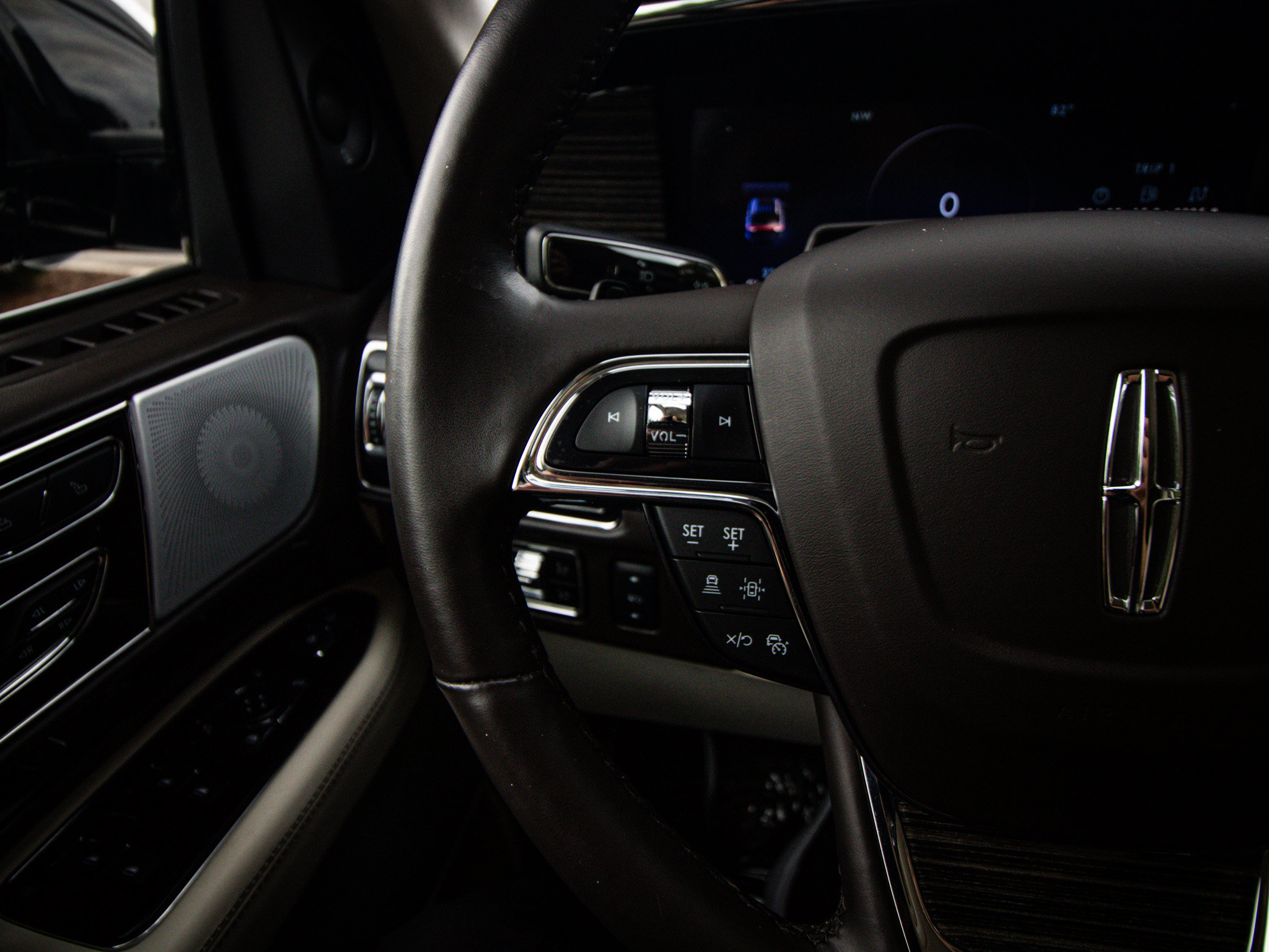 Used 2024 Lincoln Navigator L Black Label AWD/4WD image 19