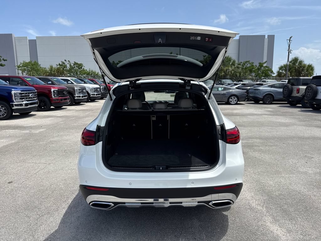 Used 2025 Mercedes-Benz GLC 300 image 26