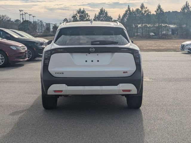 Used 2025 Nissan Kicks SR image 4