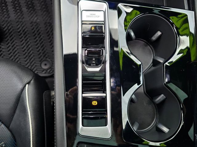 Used 2024 Volkswagen Atlas Cross Sport SEL Premium R-Line image 16