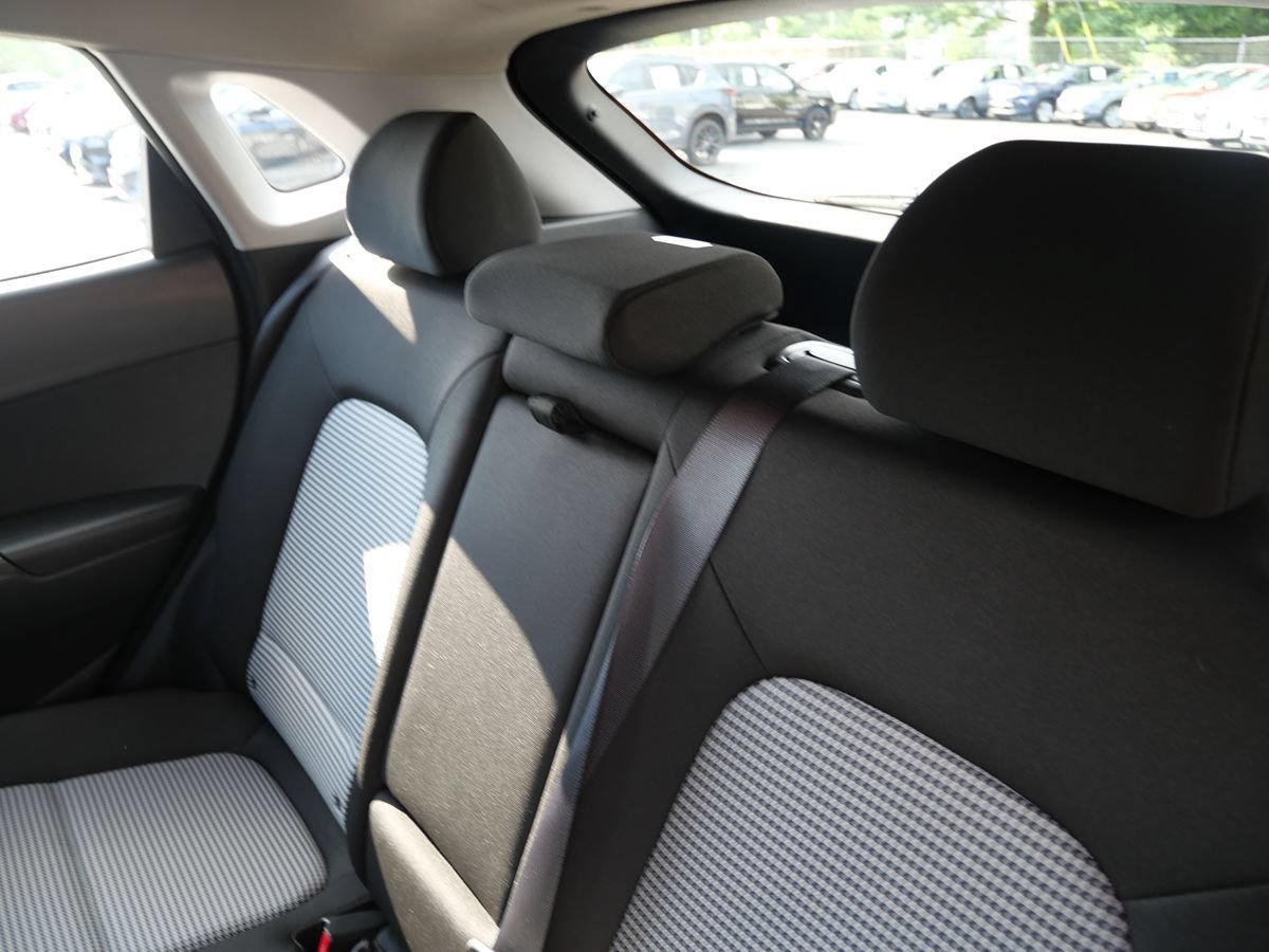 Used 2021 Hyundai Kona SE FWD image 25