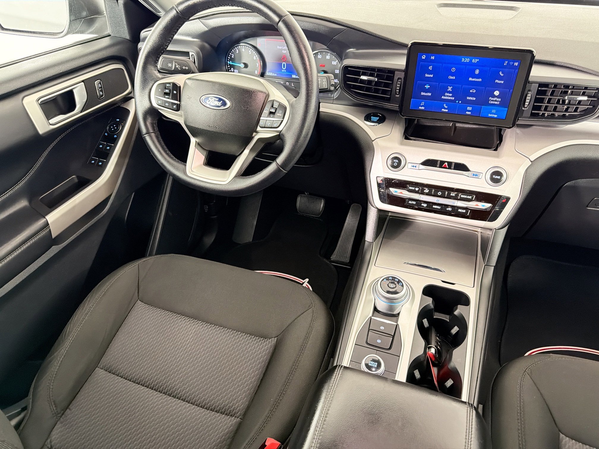 Used 2023 Ford Explorer XLT AWD/4WD image 34