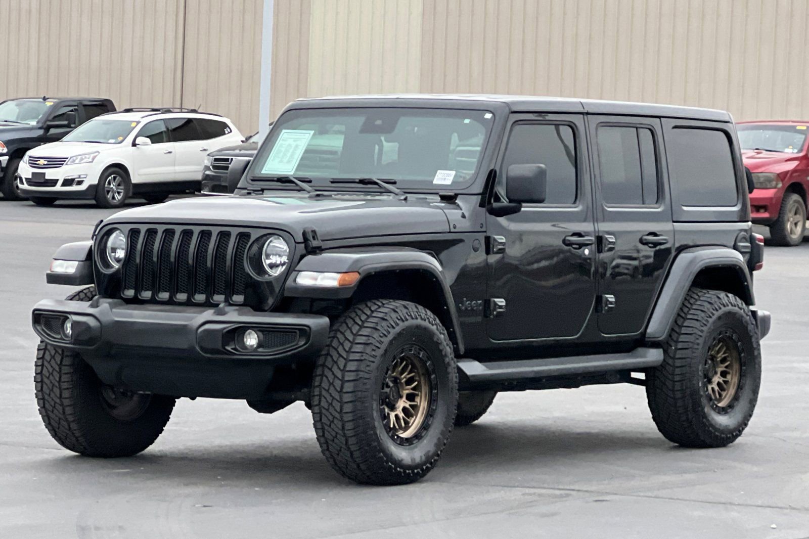 Used 2021 Jeep Wrangler Unlimited Sahara AWD/4WD image 8