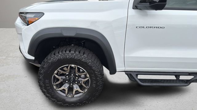 Used 2026 Chevrolet Colorado ZR2 w/ Technology Package AWD/4WD image 33